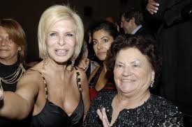 Só terá de colocar um parafuso no topo da cabeça escondido no couro cabeludo. 74Âº Aniversario O Antes E Depois De Lili Canecas Tv 7 Dias