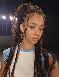 ⑅ 𝓟𝑒𝑛𝑛𝑦 (reibbonhearted)