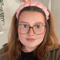 Lisa Butrum's Instagram, Twitter & Facebook