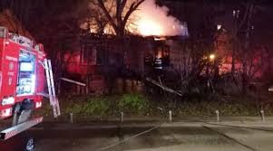 Pompierii clujeni intervin în aceste momente la un incendiu izbucnit la o hală situată pe bulevardul muncii. Cluj Incendiu Puternic Pe Strada Constantin BrancuÈ™i Au Intervenit Trei Autospeciale Un BÄƒrbat A Decedat