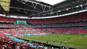 Bei uns sind sie genau richtig! Fussball Em Fan Nach Sturz In Wembley In Kritischem Zustand Zdfheute