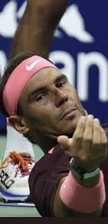 The new Pure Unbreakable was developed in collaboration with Fabio Fognini  and Benoit Paire. Following the loss of many racquets gone too soon, we  have finally created the racquet that meets the