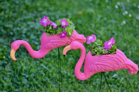 Diy Yard Flamingo Planter Flower Holder Try This Easy Diy For Under 15 Flamingo Flower Diy Yard Yard Flamingos