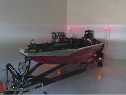 Post style boat guides up to 75 tall, led lights for visibility while towing or loading your boat at night. Ce Smith Boat Guide Ons With Led Lights Review Video Etrailer Com