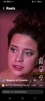 Quiero destacar hoy la actuación de este muchacho joven , el que está con  camisa de uniforme de escuela , muy muy bien !!! Me encantó.❤️❤️ Rey Gessa  se llama el actor .