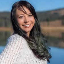 Amanda Quinones's Instagram, Twitter & Facebook