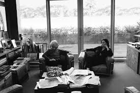 Que vous apporte leur fréquentation ? Maja Hoffmann With Frank Gehry Photo By C Annie Leibovitz Archipanic