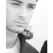 Aaron Belle's Instagram, Twitter & Facebook