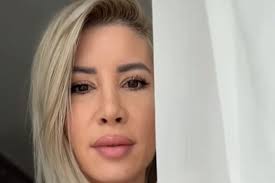 Fosta amantă a lui Marica s-a pozat doar în lenjerie intimă transparentă la  hotel: „Surpriză pentru Ciprian?”