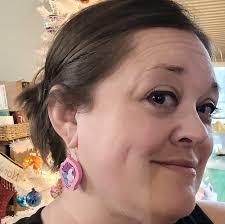 Happy Wednesday Soaring Dreamers! Hope you're enjoying our mild temps while  you're prepping for Thanksgiving 🦃 We had a lot of prepping happening at  the shop today! The girls hung the blank