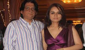 Actress padmini kolhapure family photos with husband pradeep sharma, son priyank sharma & sisters shivangi kapoor Tutu Sharma Bereaved 4 August 2020 Film Information