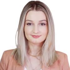 Lizbeth Moran's Instagram, Twitter & Facebook