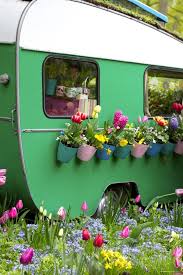 Unique Decorating Ideas To Jazz Up Your Garden Mit Bildern Camper Ideen Retro Wohnwagen Wohnwagen