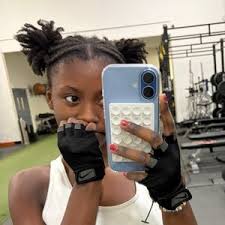 Kylie Gordon (@kyliebear323)