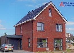 Hoogbouw Vrijstaande Woning Met Zadeldak Nieuwbouw Buitenkant Huis Woning Vrijstaand Buitenkant Huis Huis Buitenkant Zadeldak