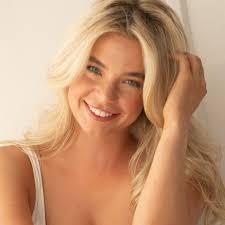 Gabby Phillips's Instagram, Twitter & Facebook