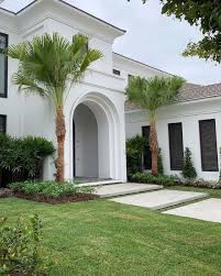 كان المدخل الرئيسي للمنزل مائلاً إلى الجانب وتعلوه شرفة زُخرفية، والتي تمكن رؤيتها هنا وبها حبال غسيل وصندوق زهور. Abdulkrim On Twitter Ø§Ù„Ø¨Ø³Ø§Ø·Ø© ÙˆØ§Ù„Ø¬Ù…Ø§Ù„ ÙÙŠ Ø§Ù„Ù…Ø¯Ø®Ù„ Ø§Ù„Ø±Ø¦ÙŠØ³ÙŠ Ù„Ù„Ù…Ù†Ø²Ù„ Ø¨Ø¯ÙˆÙ† Ø³ÙˆØ± Ø®Ø§Ø±Ø¬ÙŠ