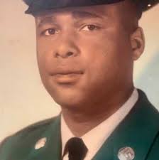 Yo, Storystitchers is a lit artist collective in STL for folks aged 16-24.  If you're into podcasting, spittin' bars, bustin' moves, singin', or just  wanna chill at a dope spot, hit up @