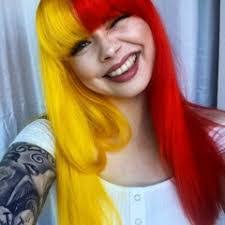 Ashley Hagon's Instagram, Twitter & Facebook