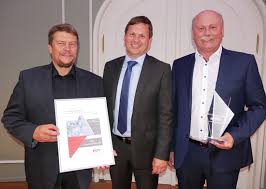 Das stadtbranchenbuch für bad staffelstein zeigt ihnen aktuell ᐅ 100 einträge. Wirtschaftspreis Berchtesgadener Land Raiffeisenbank Rupertiwinkel Eg