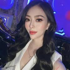 Ivy Le's Instagram, Twitter & Facebook