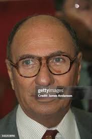 1.412 foto e immagini ad alta risoluzione di Serge Dassault