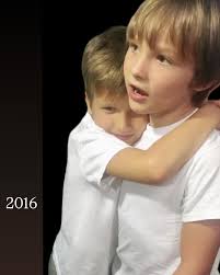 These cuties!🥰 Peter and Theodore Lindsay at the World Premiere of “The  Family Plan 2” in London ✨ 📸: @rahimart_media . @appletv @skydance  #TheFamilyPlan2 #moviepremier #londonphotographer #eventphotography  #birminghamphotographer #behindthelens ...