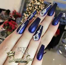 Les debía esta fotito diseño de uñas en azul marino y plateado! Unas Azul Rey Metalico Mate Unas Azul Rey Unas Azules Unas De Acrilico Elegantes