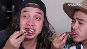 Makanan Makassar ini berhasil bikin Tanboy dan Gerry Kepedesan