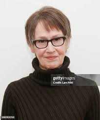 5,916 Susan Read Photos & High Res Pictures