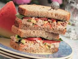 Clover Leaf S Mediterranean Tuna Veggie Sandwich Clover Leaf Sandwiches Veggie Sandwich Low Calorie Recipes