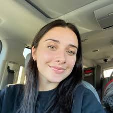 lindsay (@Lindsaysimms19)