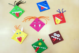 Diese basiserfahrungen im räumlichen denken bevor alles in den druck gehen kann erfolgt der farbige ausdruck im atelier aller seiten. Uhu Basteln Mit Kindern