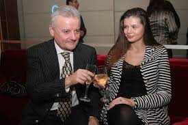 Monica columbeanu este faimoasa pentru ca este sotia omului de afaceri roman irinel columbeanu care este mai in varsta decat sotia sa cu nici mai mult nici mai putin de 30 de ani. Who Monica Gabor Irinel Caught Columbeanu With The Man Admitted That He Cheated On Her That Is The Reason For The Divorce