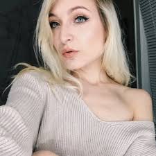 Rose Parra (@roseparra10)