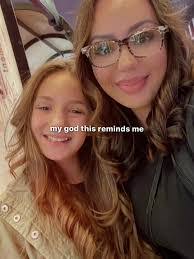 Elisa Clayton's Instagram, Twitter & Facebook