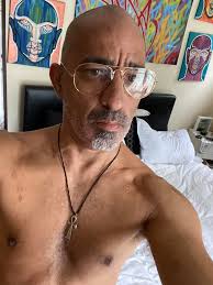 Marcus Suarez the Artist added...