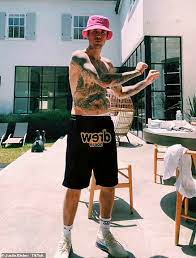 Justin Bieber Shows Off Tattoo Collection In Shirtless Tik Tok Video As He Dances In His Backyard Readsector