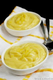 Tra i dessert più gustosi annoveriamo i dolci al cucchiaio., fra crema calda o fredda, panna, spume e budini, ecco le ricette più golose. Crema Al Limone Pane E Gianduia