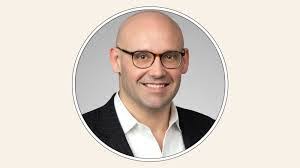 Justin Hamill's Instagram, Twitter & Facebook