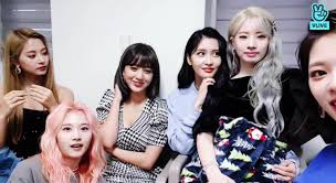 Read michaeng vlive from the story twice moments by n_nonymous with 491 reads. Misa á´— On Twitter Twice S Surprise Countdown Vlive 1 Hour Before The Comeback Https T Co Dqs7hy6p4l Twice Feelspecial