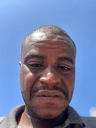 ᅠ ᅠ 〉〉the man in magenta. (@apassingbyrider)