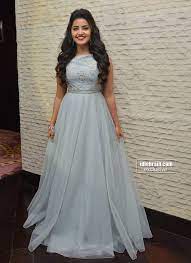 Be A Style Icon With Glamorous Gowns Follow Fashionnaire Breathtaking Beautiful Stylingideas Gl Gown Party Wear Indian Gowns Dresses Indian Wedding Gowns