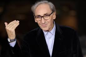 And then recasts them for a postmodern. Il Gotha Del Pop All Arena Per Ringraziare Battiato