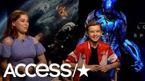 Lost In Space Mina Sundwall Maxwell Jenkins On The Robot Their Favorite Fan Interactions Youtube Mina sundwall ranks 13942nd in the celebrityphonenumbers ranking that puts together the most desired contact phone numbers. lost in space mina sundwall maxwell jenkins on the robot their favorite fan interactions