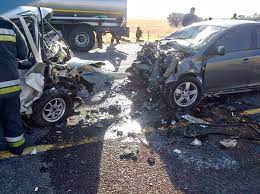 Who Should Swerve And To Where To Avoid The Head-On Crash In The Same Lane?  | Car Insurance