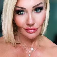 Tiffany Slater's Instagram, Twitter & Facebook