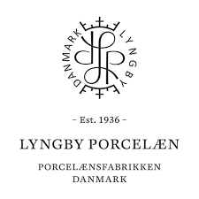 Vasen blev produceret for første gang i 1936 og er i dag en populær. Lyngby Porzellan Die Originale Lyngby Vase Nice Nordic