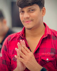 Rubiy ❤️ . . No matter the situation, you should always keep smiling..🥀😇