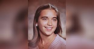 Lois Mccarthy's Instagram, Twitter & Facebook